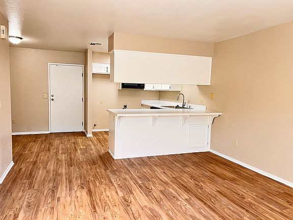 5th image of 8612 Lyn River Ct #2