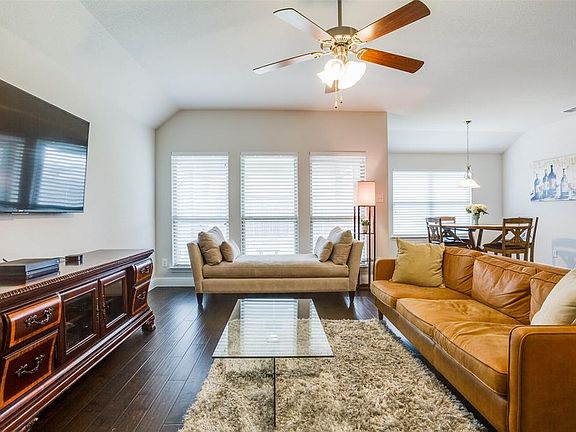 5th image of 704 Bird Creek Dr