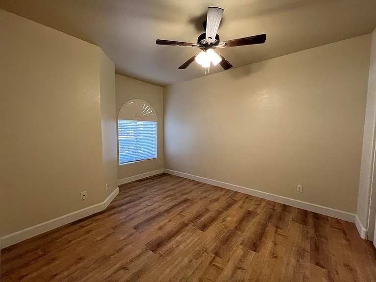 1733 W Commerce Ave — Photo 29