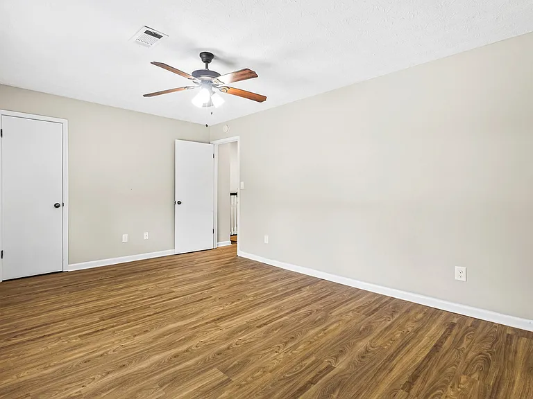 3092 Spruce Cir — Photo 8
