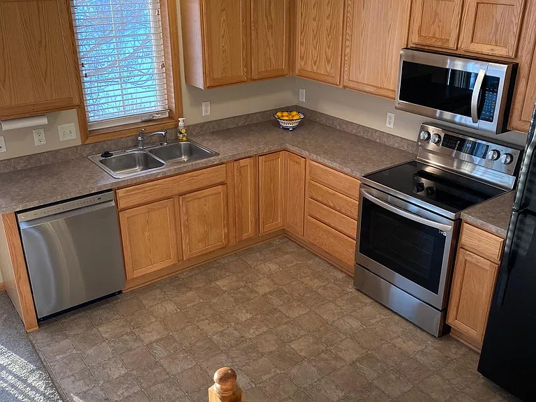 16423 Elm Creek Ln — Photo 13