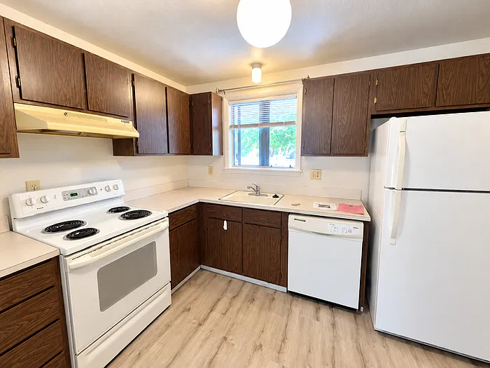 2 bed, 1.0 bath, 900 sqft, $1,700 — Photo 3