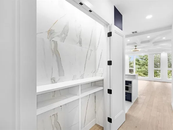 125 Collard Street image 6 of 18