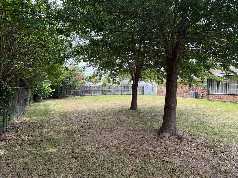 403 Sheffield Dr — Photo 23