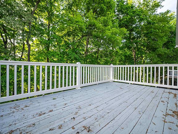 4th image of 305 Butler Dr