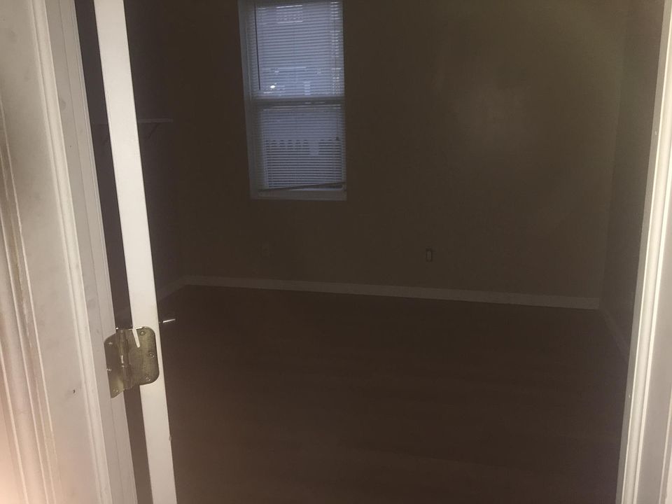 1st image of 3316 Koenig Ave #1