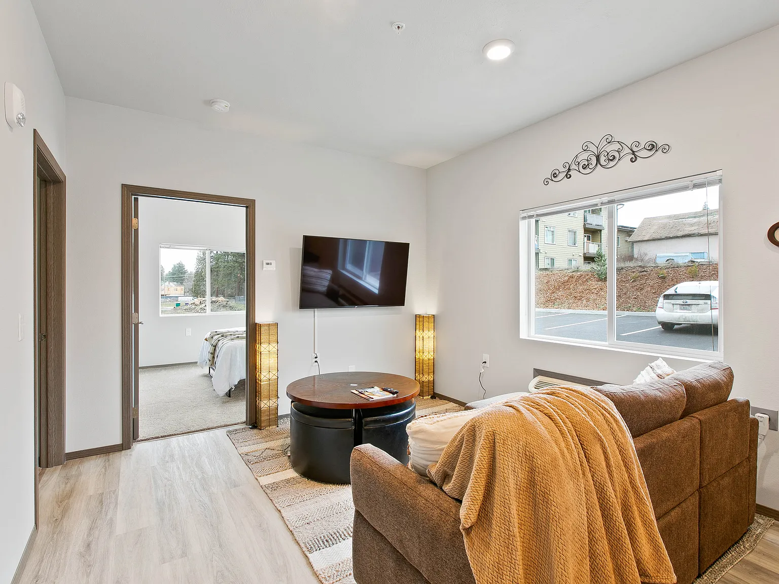 2 bed, 900 sqft, $1,550 — Photo 1