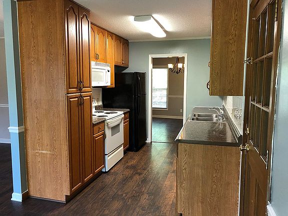 4th image of 755 Mallory Dr