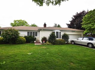 5 Locust St, Malverne, NY 11565
