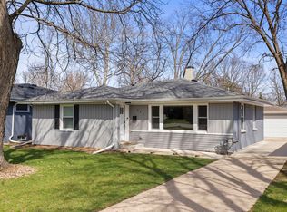 115 N Pierce Ave, Wheaton, IL