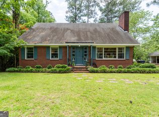 240 Lakeshore Dr, Milledgeville, GA 31061