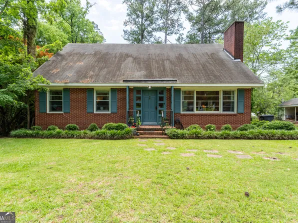 240 Lakeshore Dr, Milledgeville, GA 31061