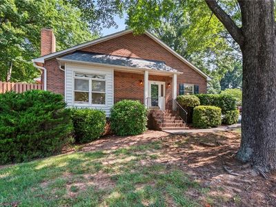 1916 Cliff Pointe Ct, Winston Salem, NC, 27106