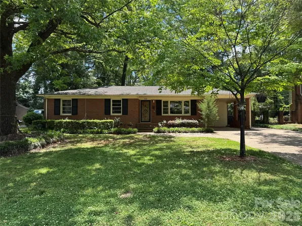 3326 Bonneville Dr, Charlotte, NC 28205