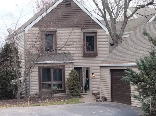 17501 Fairlawn Dr, Chagrin Falls, OH 44023