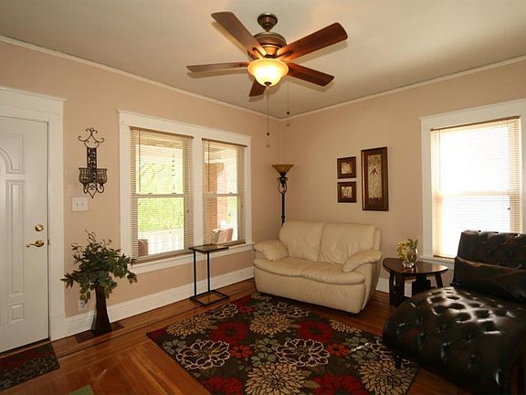 4th image of 1613 W Belmar Pl