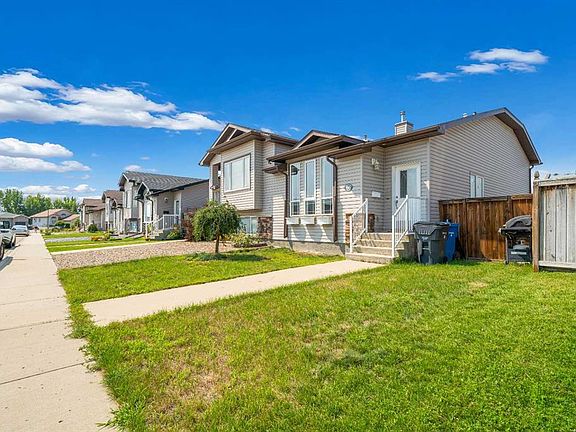 2nd image of 96 S Northlands Cres NE