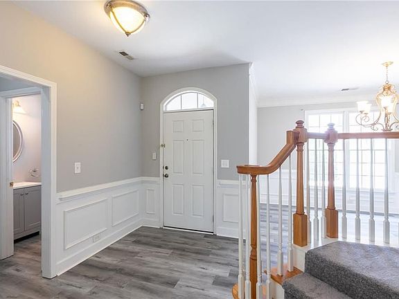 4th image of 230 Laketrail Dr