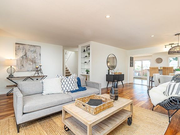 4th image of 35 Newport Way