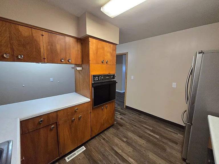 322 Webster St — Photo 22