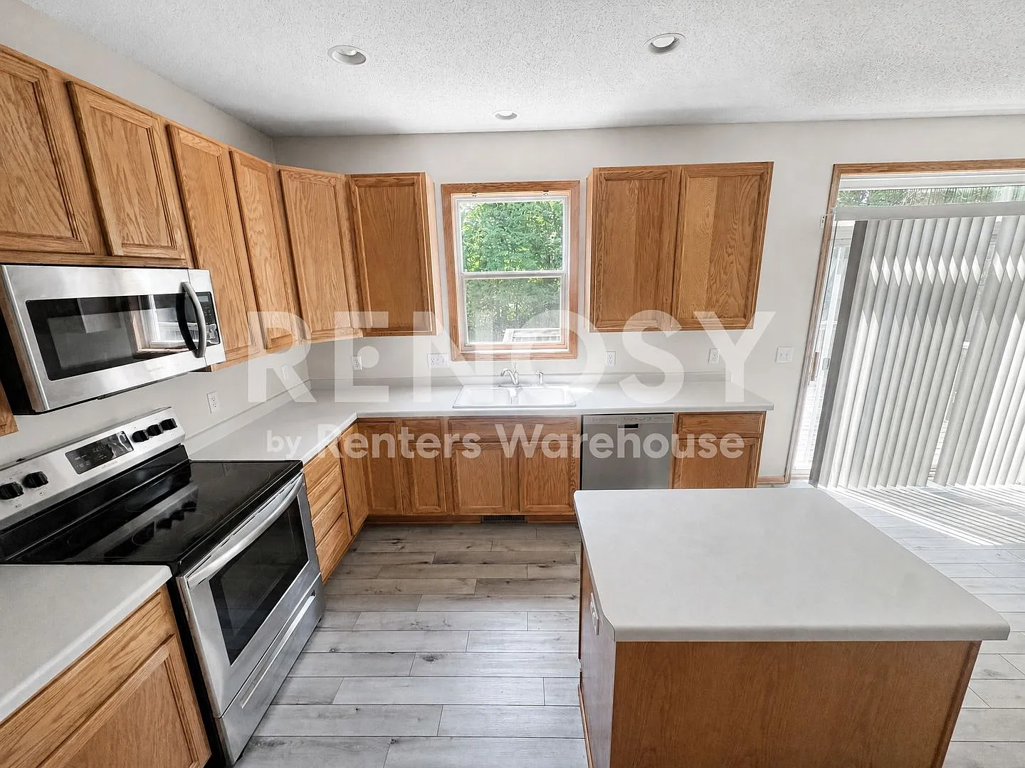 Available September 1st 3 Bedroom 3 Bath Single Family Home in Plymouth — Photo 3