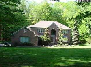 8585 Cardinal Dr, Kirtland, OH 44094