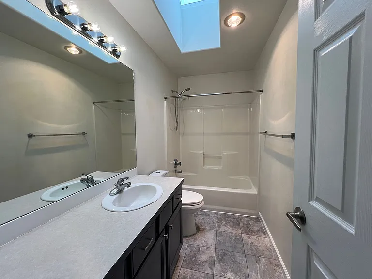 1360 Roma Rd — Photo 25