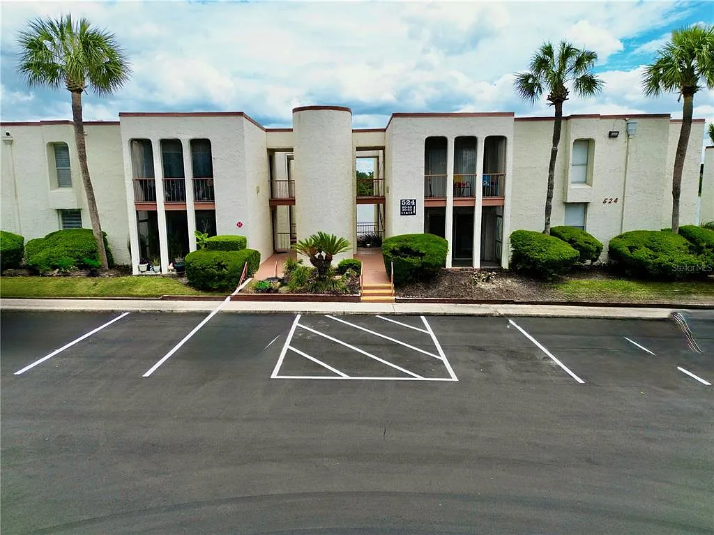 2 bed, 2.0 bath, 1002 sqft, $1,650 — Photo 1