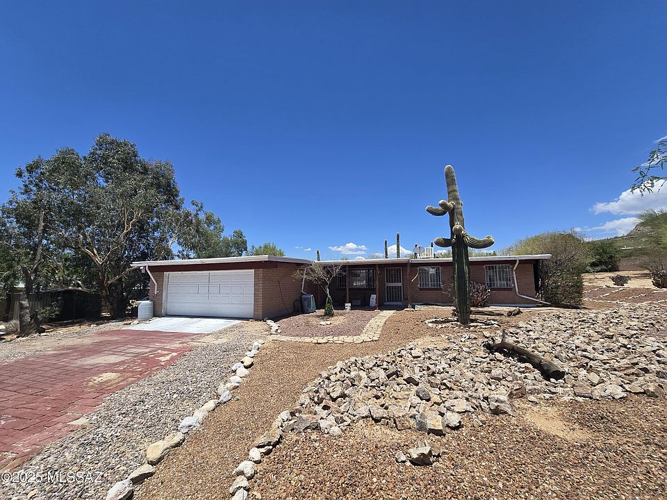 1st image of 441 E Windy Peak Cir