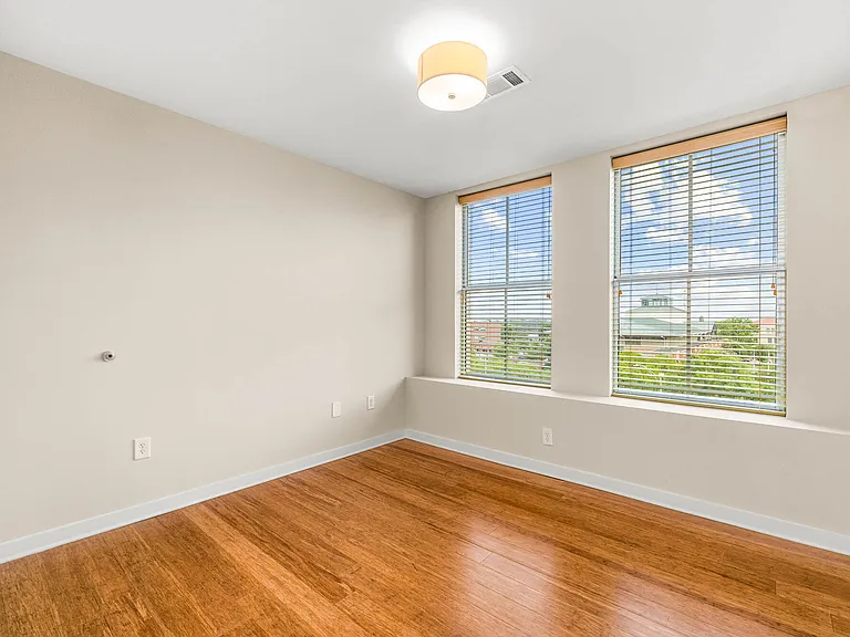 401 Cherry St — Photo 27