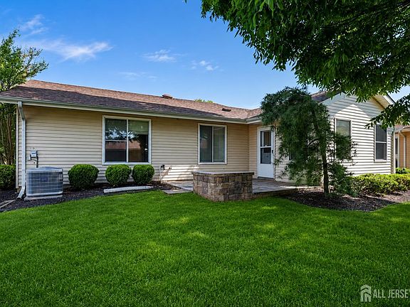 3rd image of 362 Union Dr #C