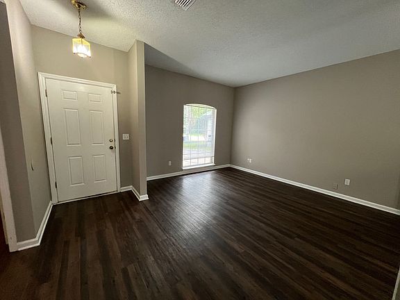 3rd image of 10996 Beckley Pl