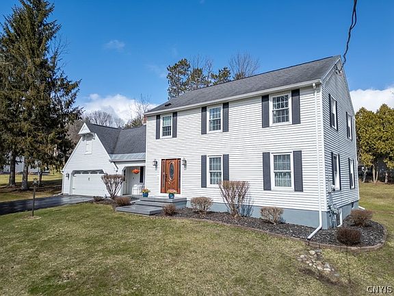 2nd image of 940 Ridgewood Rd