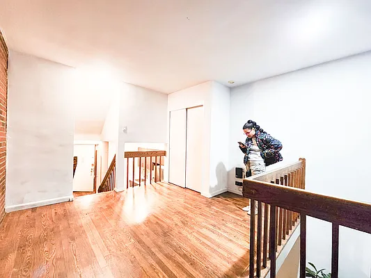 Rented by Avenues Real Estate | media 7