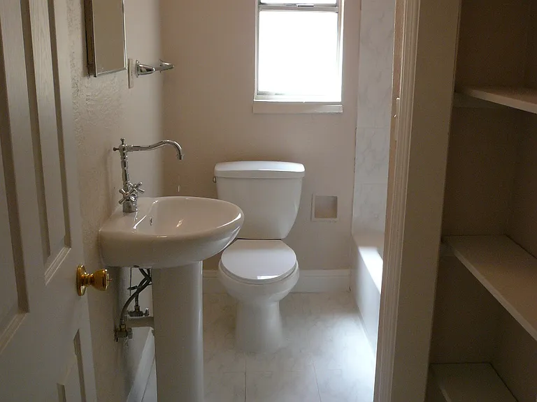 2345 Market St — Photo 6