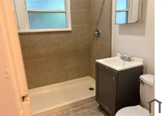 852 E Exchange St #7 — Photo 7