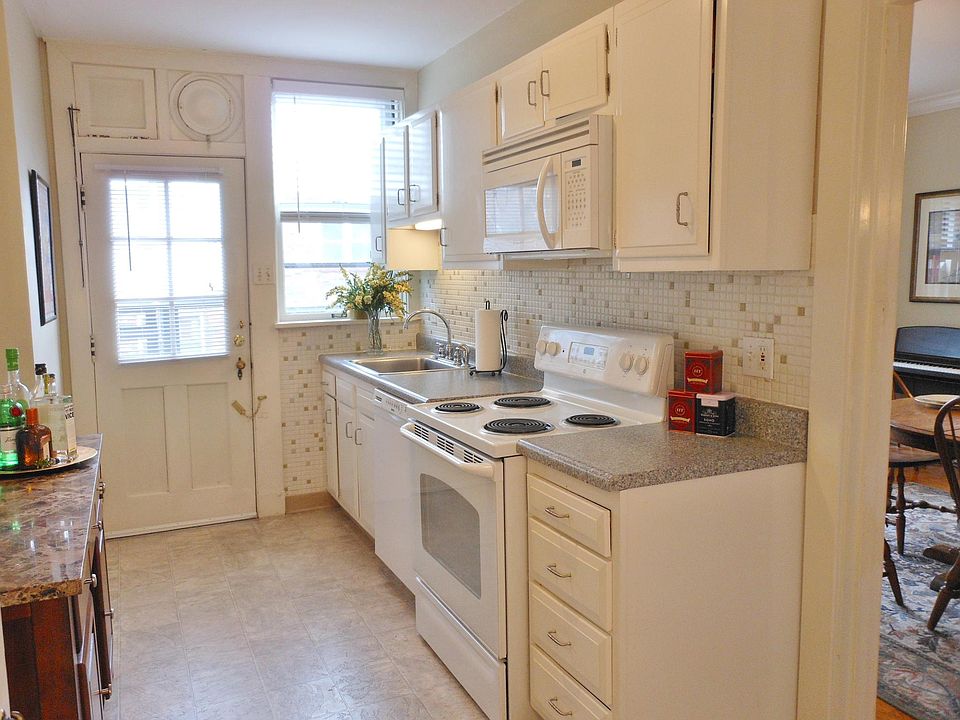 1st image of 7510-3Z Parkdale Ave