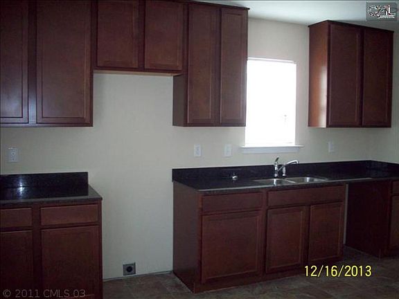 4th image of 905 Yarrow Ln