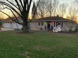 81 E Rickard Dr, Oswego, IL 60543