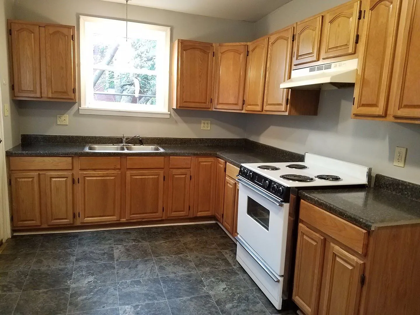 219 Ice Ave photo 1