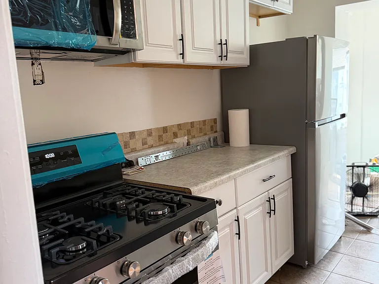 427 N Lawler Ave #2 — Photo 2