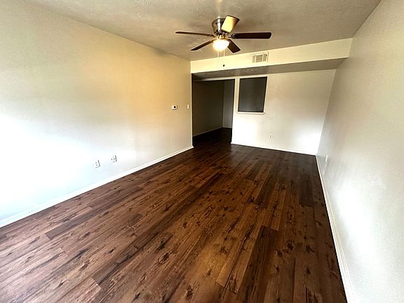 3rd image of 2526 Dartmouth St #209