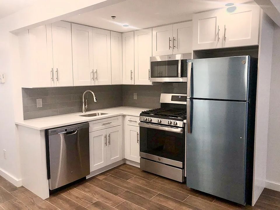 1st image of 61 Pulaski St #1