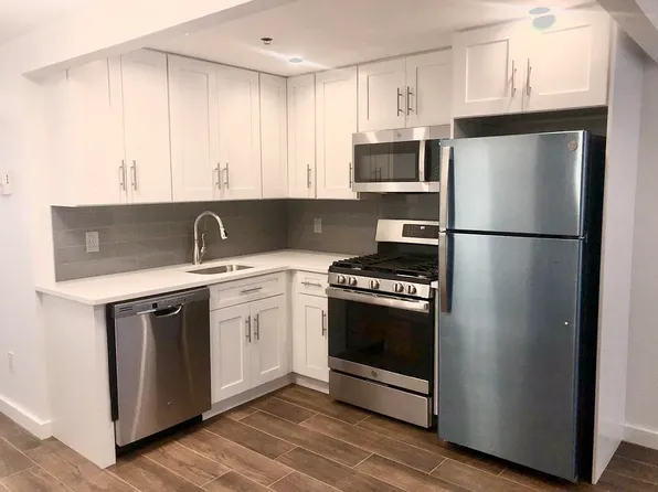 61 Pulaski Street image 1 of 14