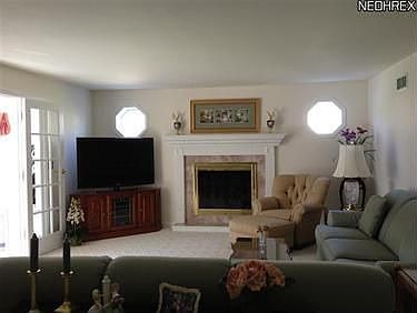 3rd image of 5871 Sharon Dr