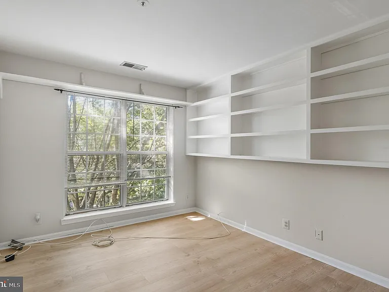 240 S Reynolds St #411 — Photo 14