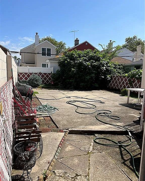 2nd image of 1427 81st St