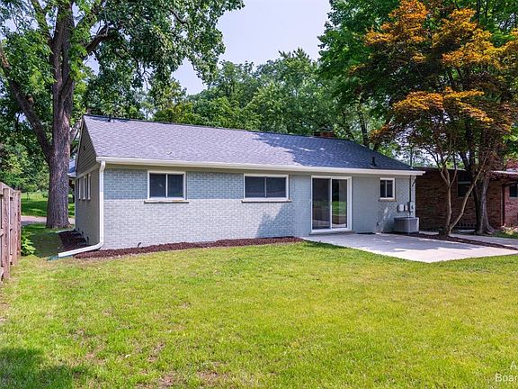 5th image of 1405 Hewett Dr