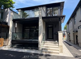 512 Roosevelt Ave #B, Ottawa, ON K2A 1Z8