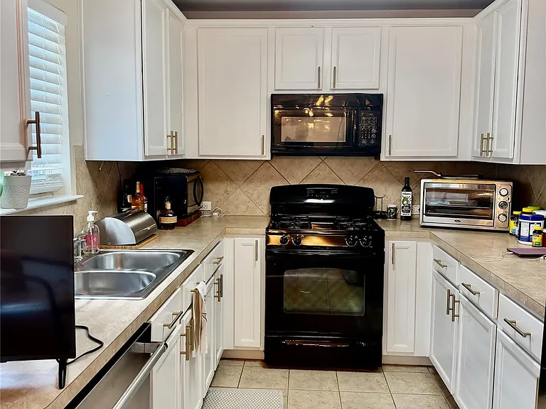 1247 Shadow Creek Blvd — Photo 4